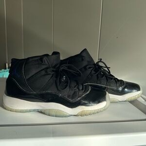Excellent condition Nike Air Jordan 11 Retro Youth Sz 6.5Y.